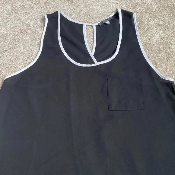 SOY Shine On You Sleeveless Black White Trimmed Cross Back Straps Blouse Size M - Picture 5 of 11